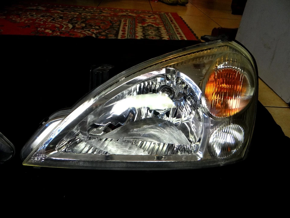 Juego de faros 2 piezas (izquierdo y derecho) Suzuki Aerio 2002-07 Foto 3 de 4