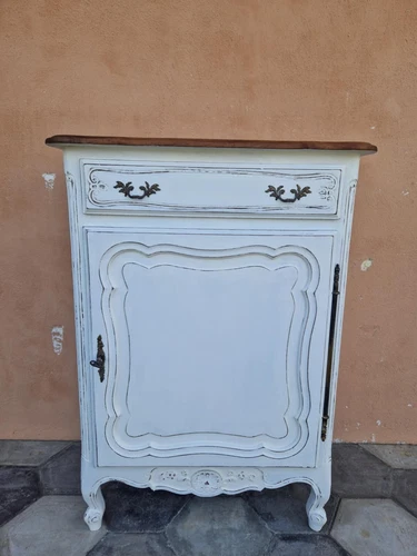 CREDENZA PROVENZALE DALLE GRAZIOSE MISURE, SHABBY