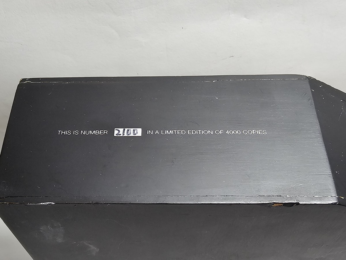 Visionarie 39 Play Limited Edition Sony 16 Flip Books 2002 Limited