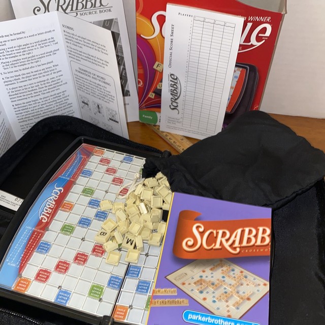 2008 Hasbro Scrabble Crossword Board Game Folio Travel Edition ZIPPER