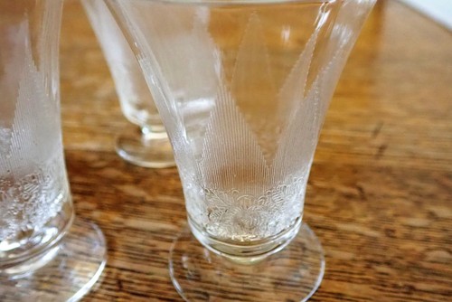 4 Vintage Art Deco Nadelspitze geätzte Saft, Cocktail Likör Gläser - Bild 5 von 7