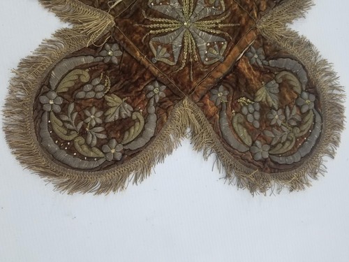 Antiguo panel de terciopelo bordado metálico otomano del siglo XVIII 34x34 cm - Imagen 2 de 9