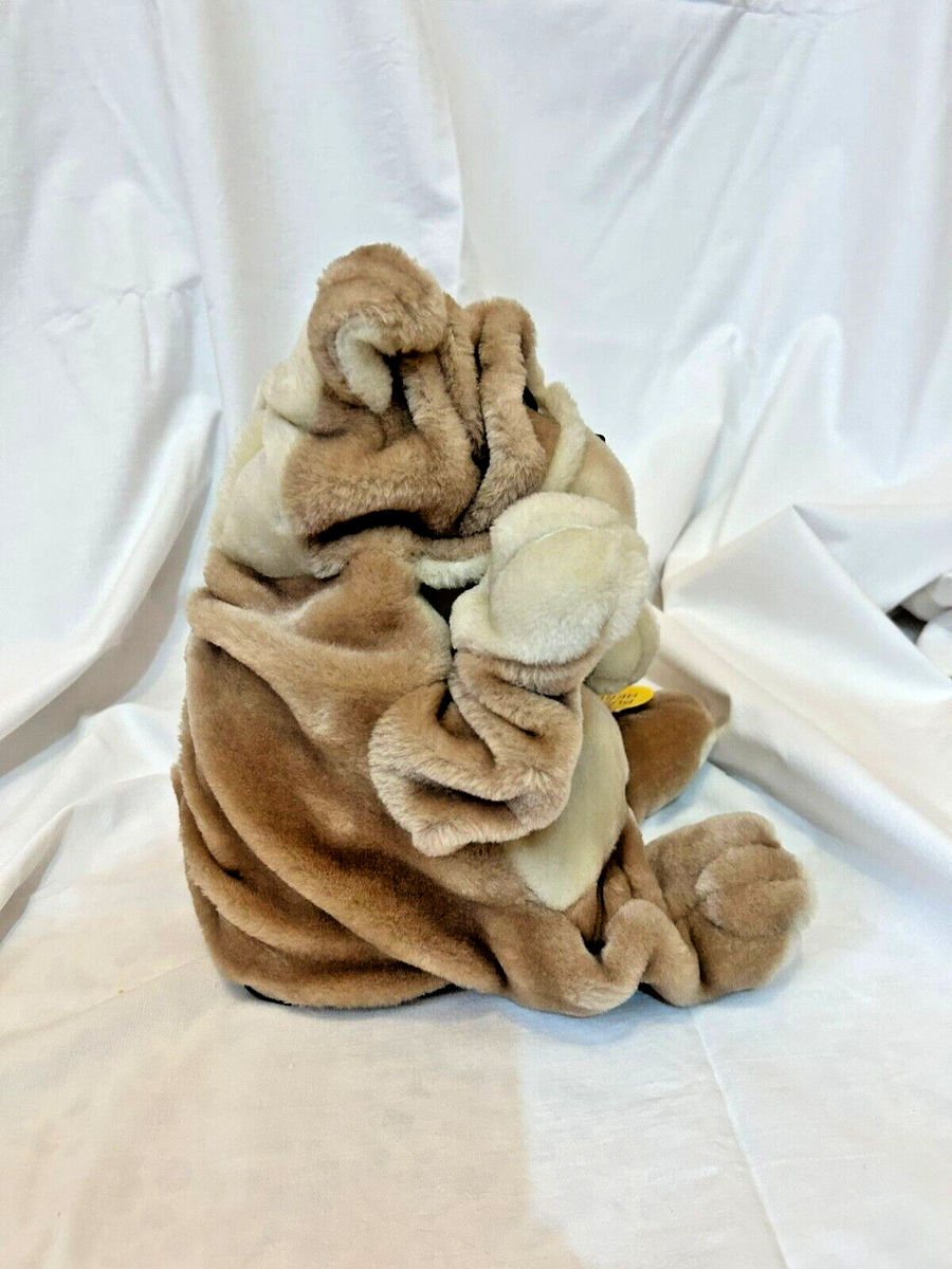 Funtime Gifts Singing Bulldog (Who Let The Dogs Out?) - Plush