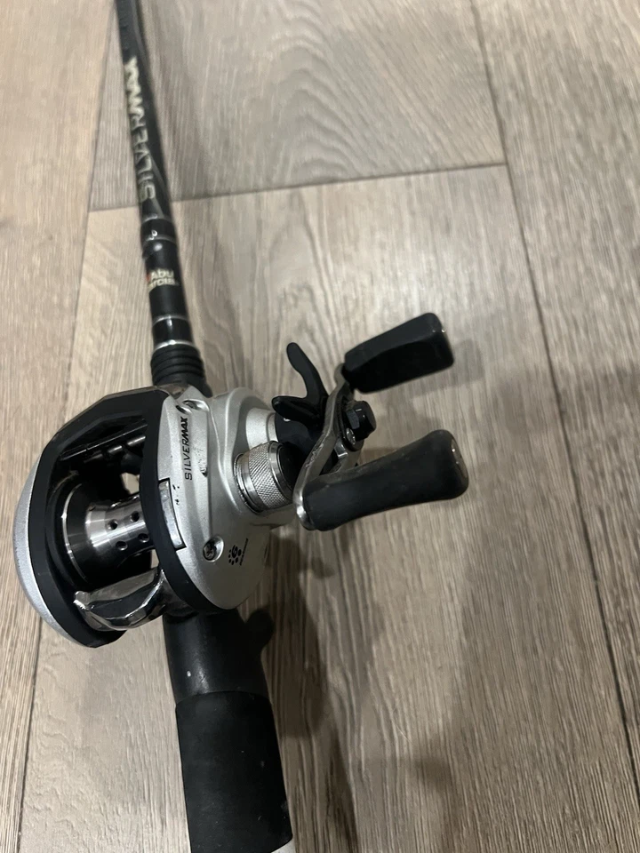 Abu Garcia Silver Max Baitcasting Reel 6 Ball Bearing, 6 .4:1 Ratio, Left Hand - Image 4 of 4