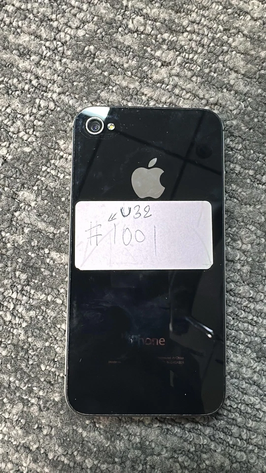 Apple iPhone 4 A1349 Verizon Not Turning on Phone for Parts Only - Image 2 of 2