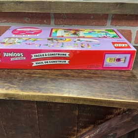 LEGO Juniors 10747 Andrea & Stephanie's Beach Holiday Friends 143 Pcs Set