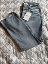 G 22 Light Wash Jeans Size 9. Light Wash Distressed Hem Women's Jeans NWT