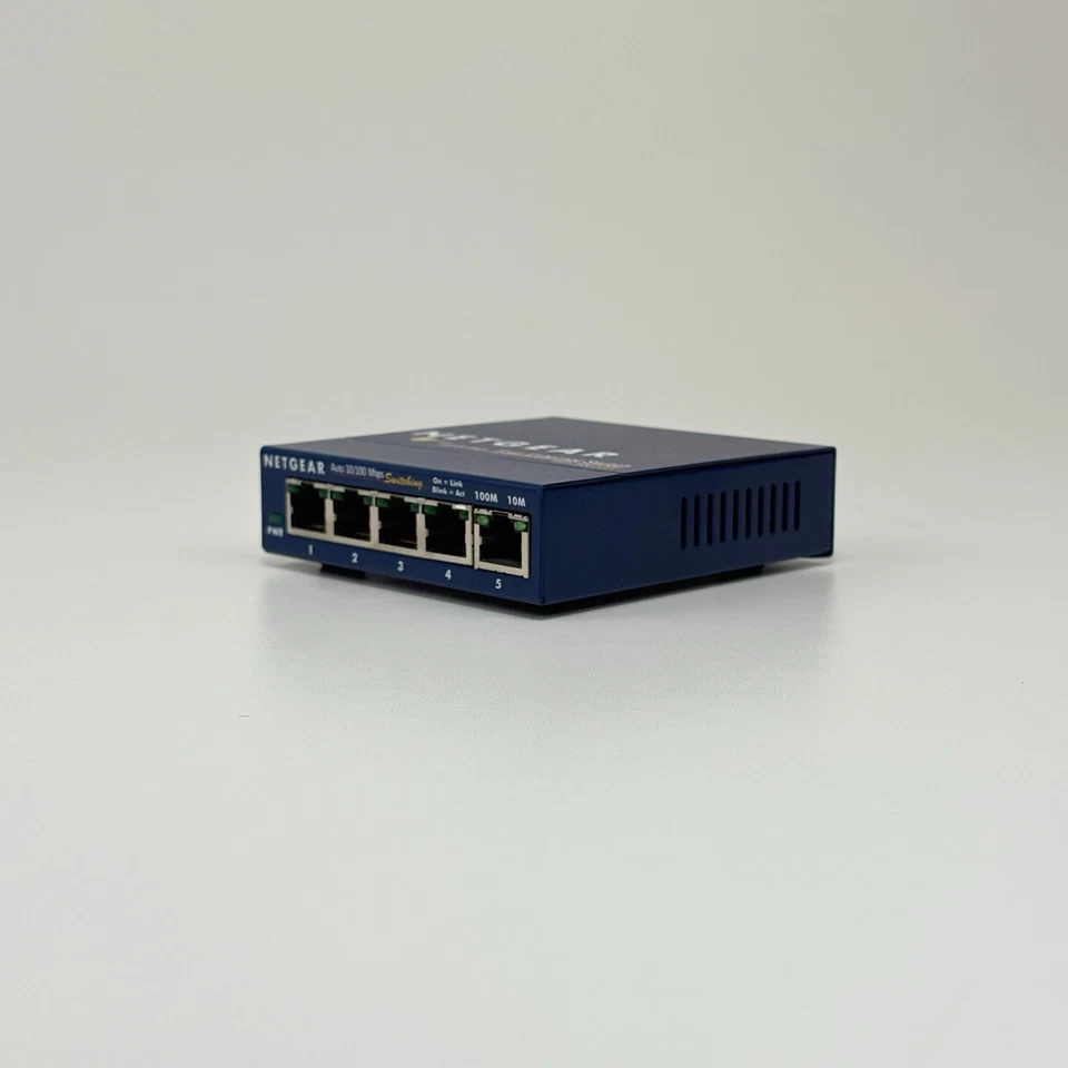 NETGEAR ProSafe FS105 5-Port 10/100 Unmanaged Desktop Switch V1 - Image 4 of 4