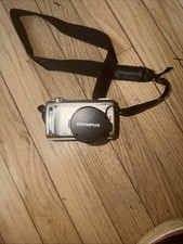 Olympus CAMEDIA C-770 Ultra Zoom 4.0MP Digital Camera Camera Only