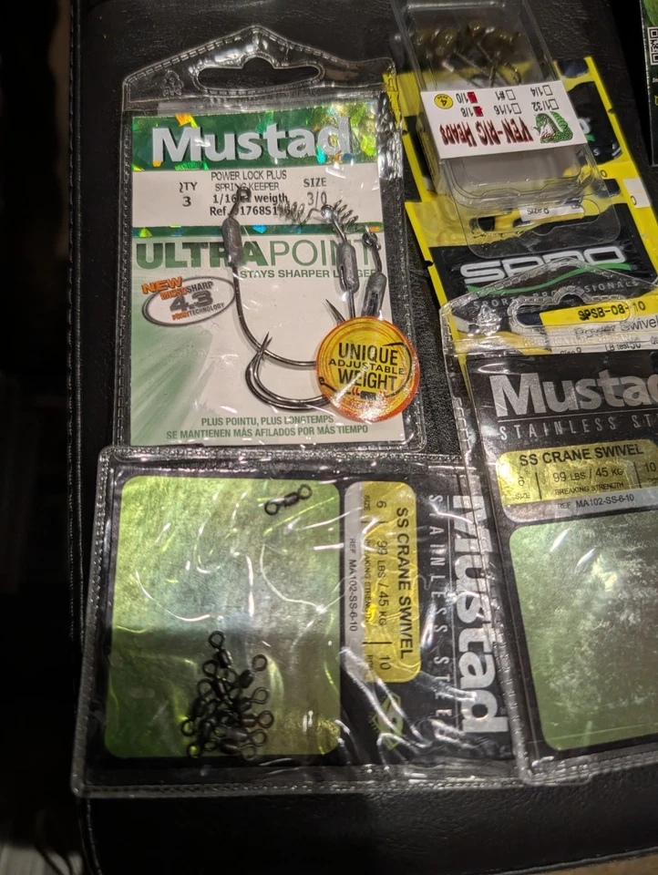 Lot New Bass Fishing Tackle 20 Itmes– Lot F - Image 2 of 4