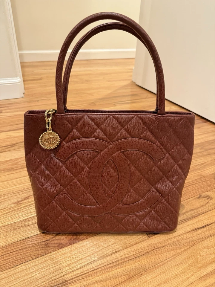 🖤 Authentic Vintage Chanel Medallion Tote – Brown Caviar Leather (1997–1999) - Image 2 of 4