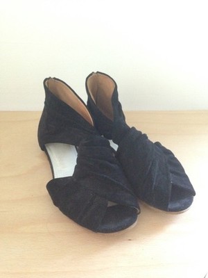Maison Martin Margiela Black Suede Twist Knot Peep Toe Flat Sandals 36