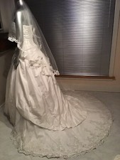 New Long Trailing Wedding Gown Dress Ivory Size10 Dress Easy To Carry .