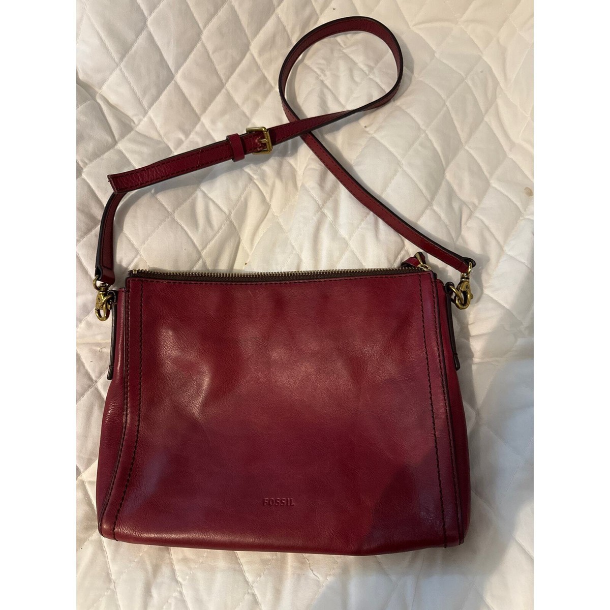 Fossil Emma Red Leather Crossbody Shoulder Purse no Stain on