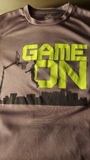 Tek Gear Youth unisex T shirt L 14-16 Grey Green graphic Game On Basketball