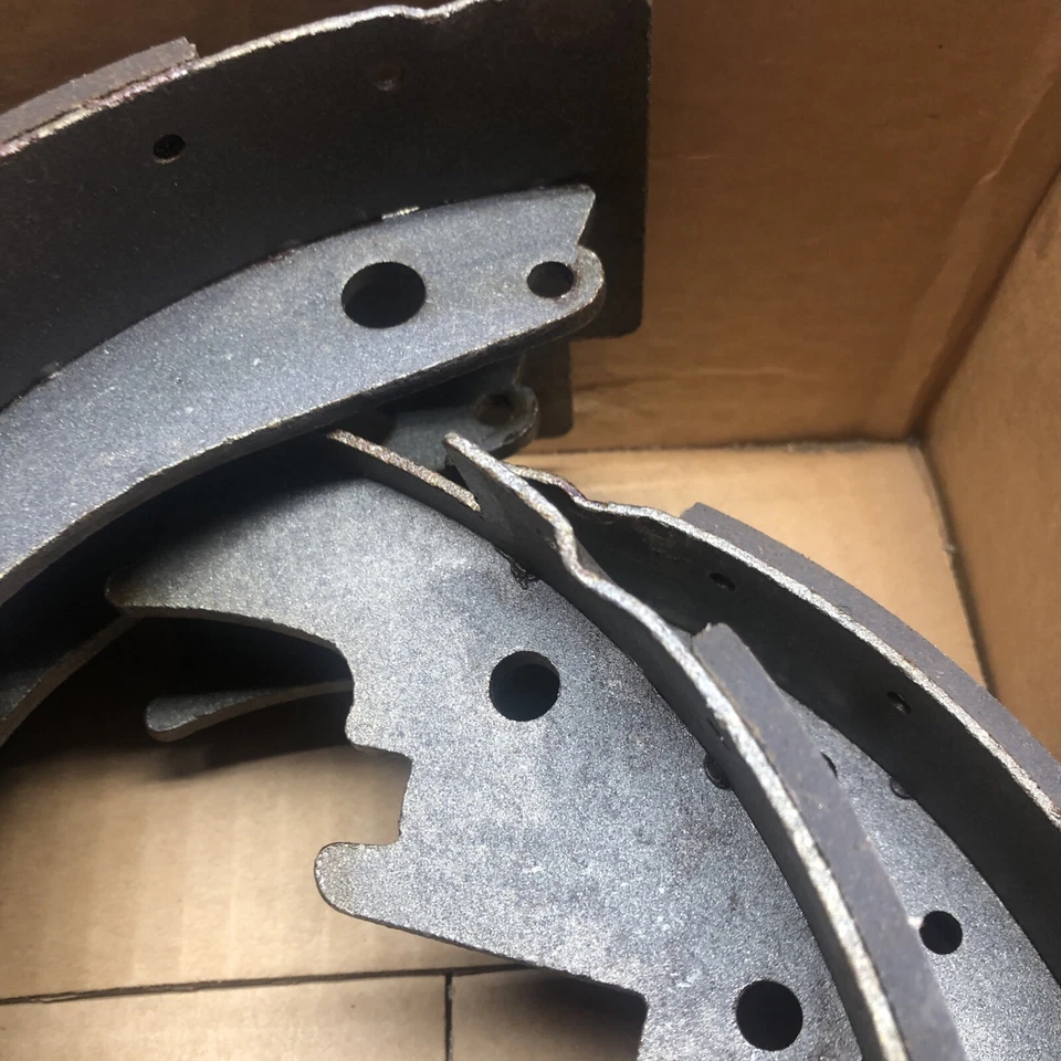 Zapatas de freno delanteras Mercury Turnpike Cruiser 1957 en caja 2055-16 Foto 3 de 4