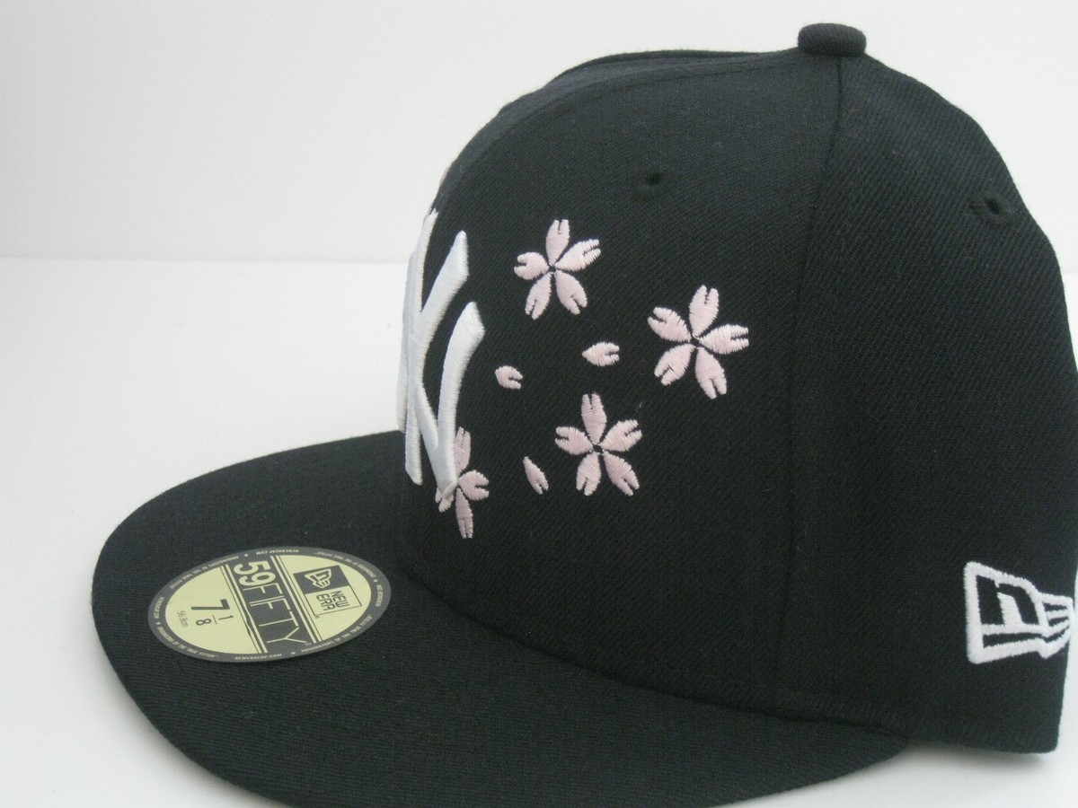 Wolves Sakura Fitted Cap ブラック Wolves Sakura Fitted Cap ブラック