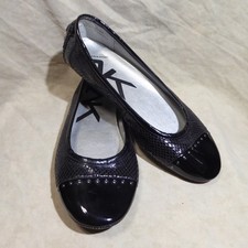    Anne Klein Sport Ballet Flats sz 8 M Black Leatherette; Cap Toe; Driving Heel