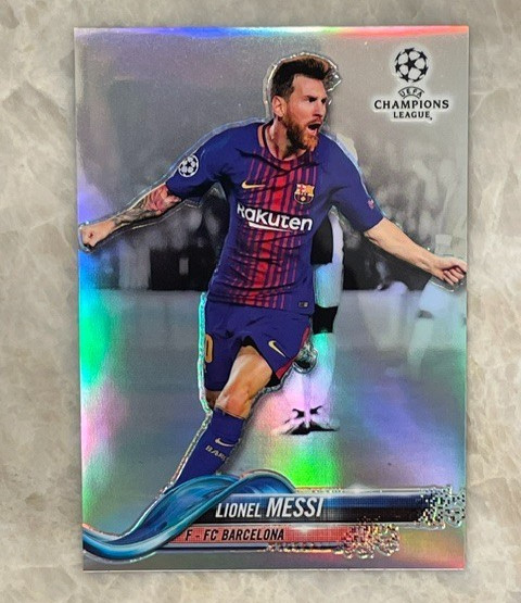 2017 Topps Chrome UCL Lionel Messi Celebrating Refractor Variation #1 view 3
