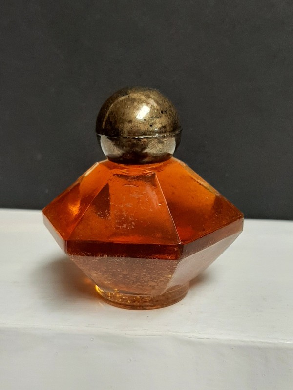 Mini Rayette by Faberge Women's Vintage Perfume Miniature Bottle 19 on Bottom