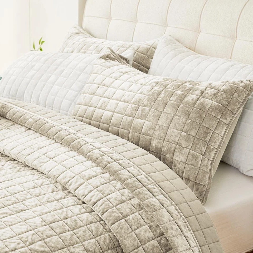 Quilt Set California King Size 106x118 Luxurious Velvet Bedding Sets with 2 P... - Image 3 of 4