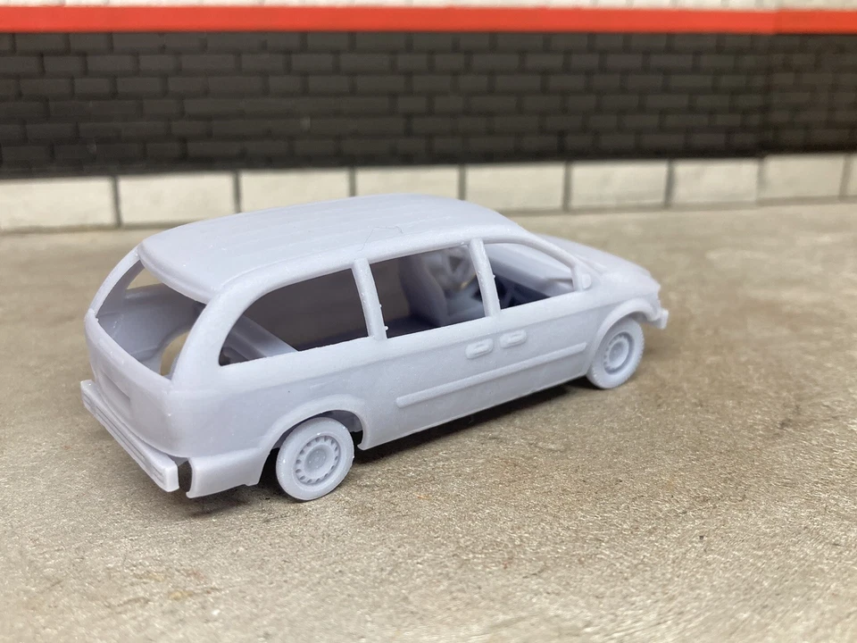 1/64 Scale 3D Printed Dodge Caravan Demolition Derby Minivan For Diecast Diorama - Image 4 of 4