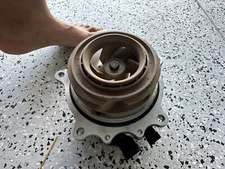 Water pump for Paccar look  photos, new has a small damage,not affect function