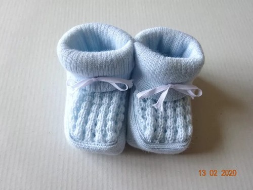 Baby Blue, Pink, White Boy Girl Acrylic Knitted Bow Bootees/Booties One Size - Picture 2 of 4