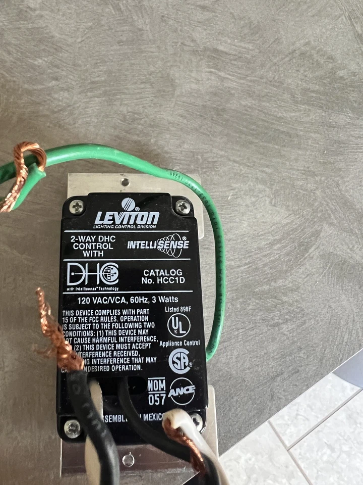 Leviton intellisense wall switch HCC1D - Image 2 of 2