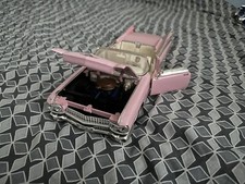 Maisto Cadillac Eldorado Biarritz - Miniature 1/18 - Métal - Couleur Aléatoire - Collection
