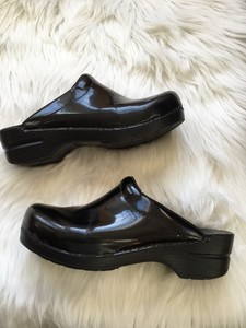 backless nursing clogs