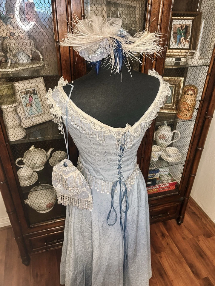 Vestido eduardiano de alta calidad de la década de 1980 conjunto de vestido con cuentas azul bebé corsé mujer 5/6 Foto 3 de 4