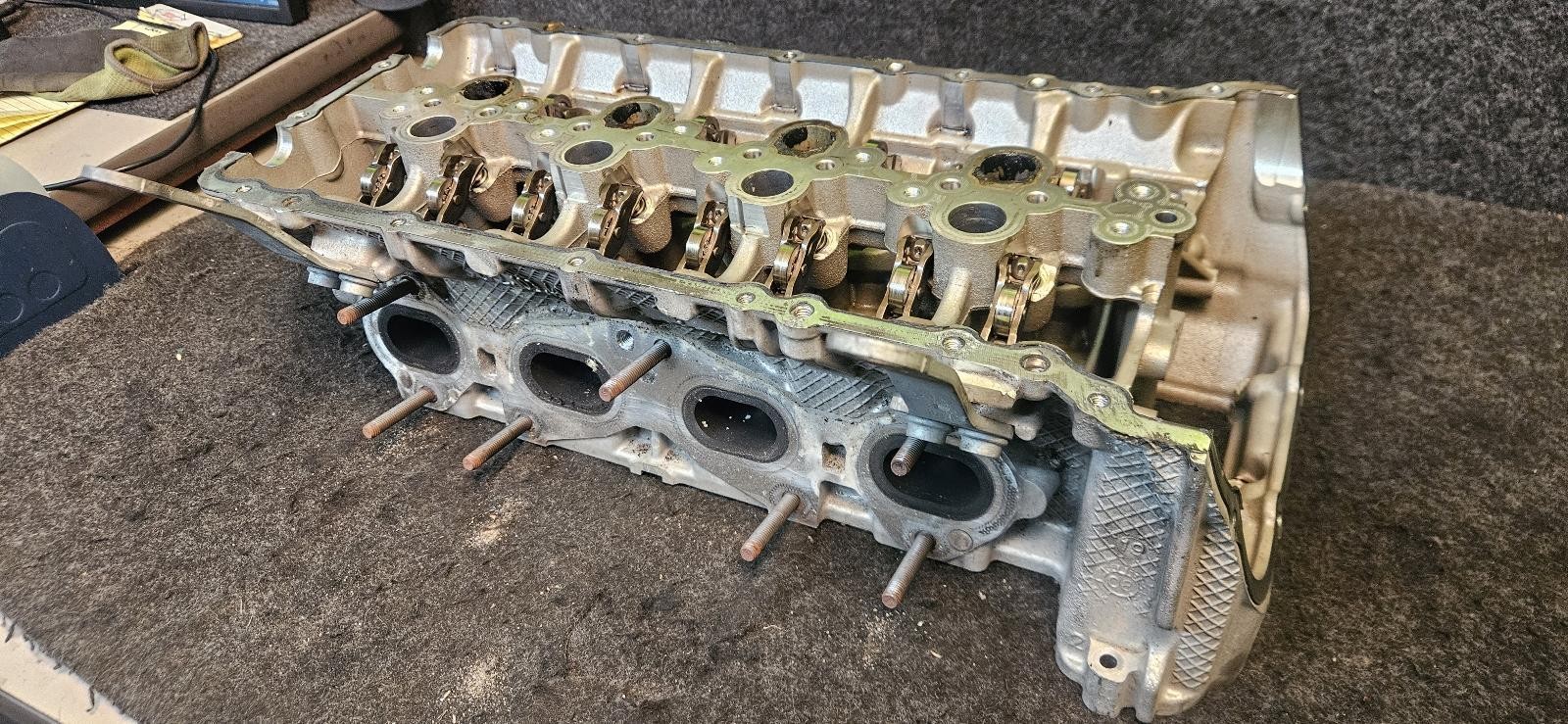 AUDI BENTLEY LAMBO PORSCHE RIGHT ENGINE CYLINDER HEAD 0P2103404D OEM 38K Miles