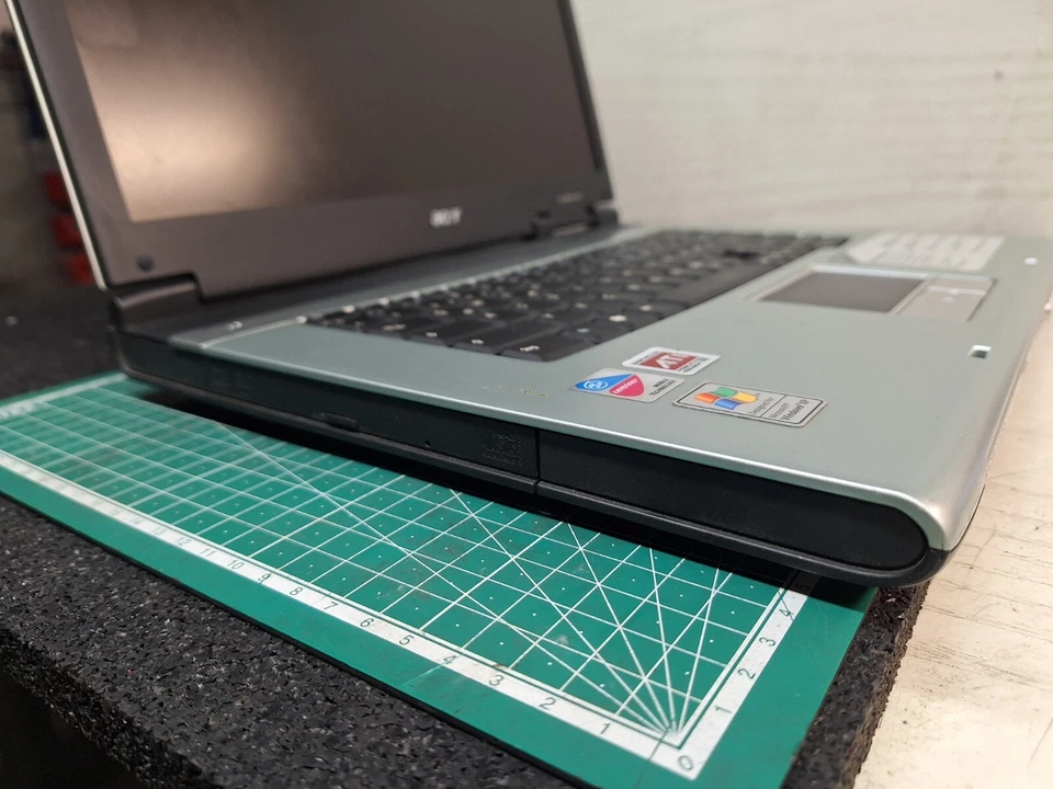 💻 Acer TravelMate 4601WLMI – M730 1.6GHz – QWERTZ – Pour pièces / HS - Photo 2/4