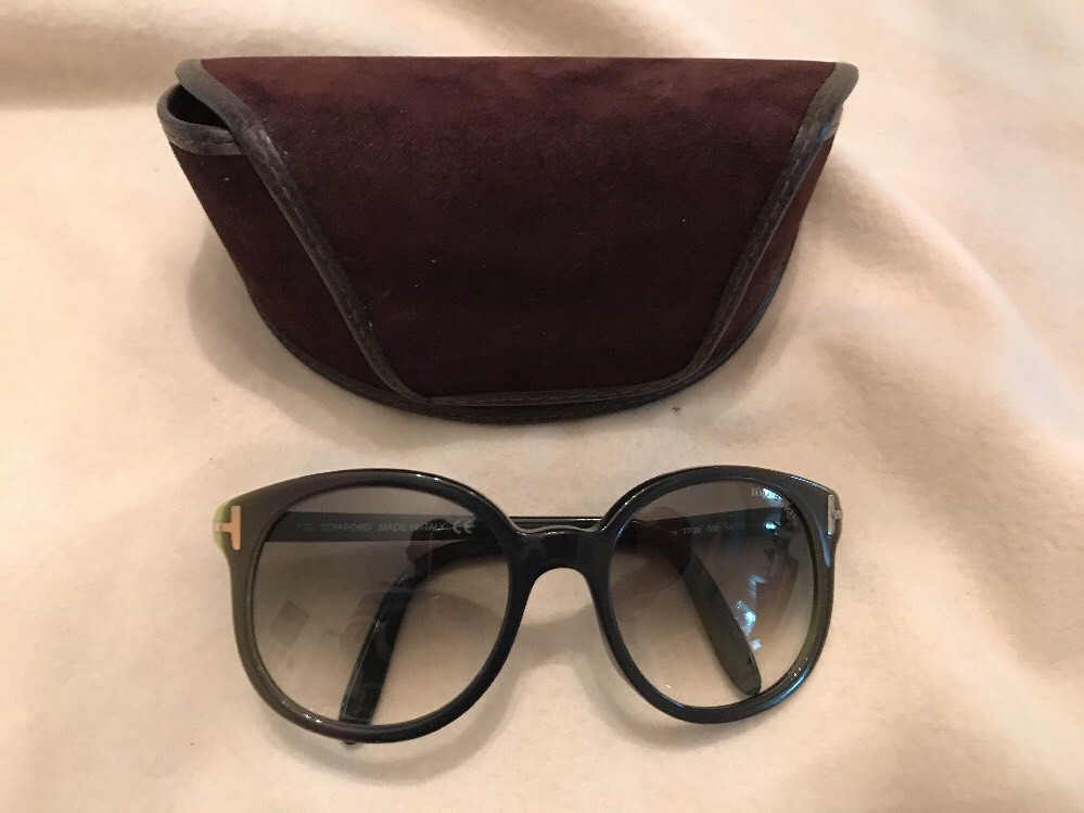 Tom Ford Diane Black Sunglasses - Stunning Condition Tom Ford TF577 Diana Sunglasses - Consigned Designs main image 4