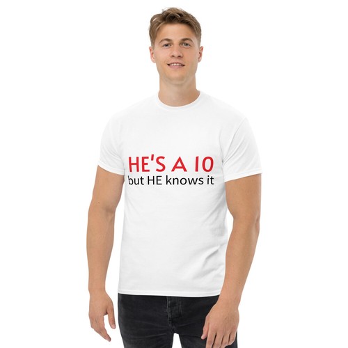 T-shirt classica unisex da 10 ma lo sa, bianca - Foto 5 di 10