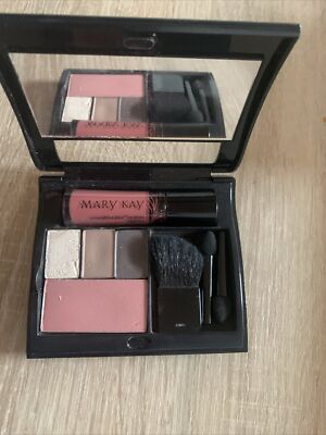 Mary Kay Compact gefüllt