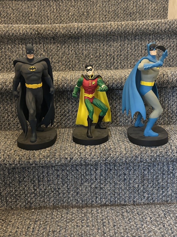Lot Warner Brothers Studio Store Batman & Robin Statues 1998