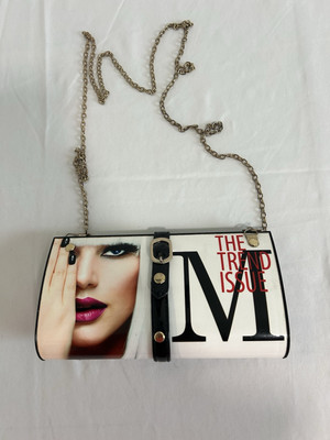 Magazine Cover The Trend Issue Purse Clutch With Shoulder Chain  Red Lips