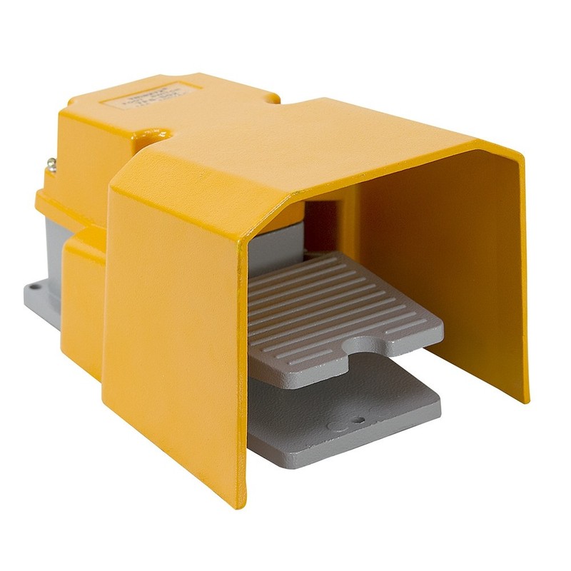 Single Pedal Foot Switch with Guard, Heavy Duty, SPDT Momentary, 15 Amp, 250 VAC