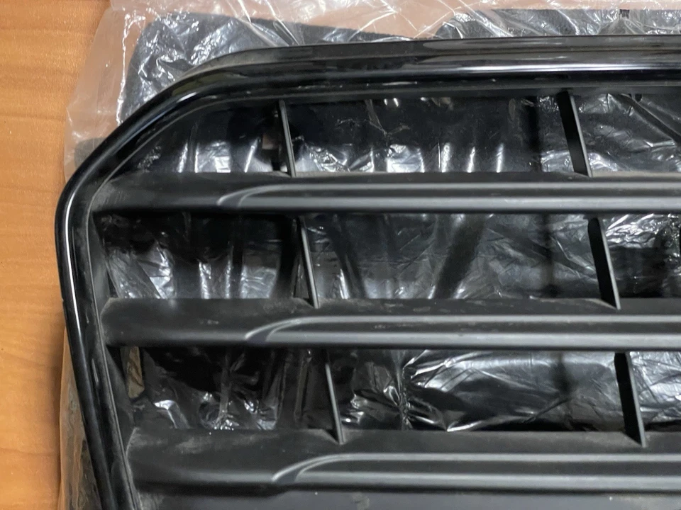 2013-2017 Audi A5 front upper radiator grille B8.5 - Image 2 of 4