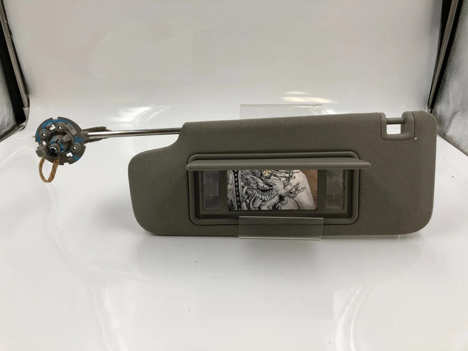 2013 Cadillac ATS Driver Sun Visor Gray Illuminated OEM B03B52082 - Image 2 of 4