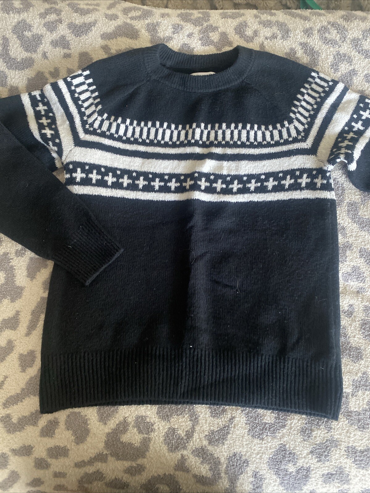 Women’s Amazon Essentials Sweater Medium - image 1