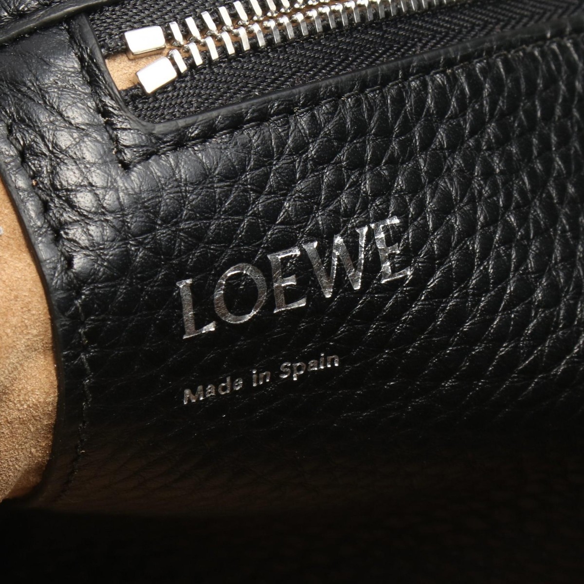 ロエベ レザー ペブル ショルダーバッグ BANBPTMX011100 LOEWE PEBBLE HOBO Shoulder Bag BANBPTMX011100 leather Black