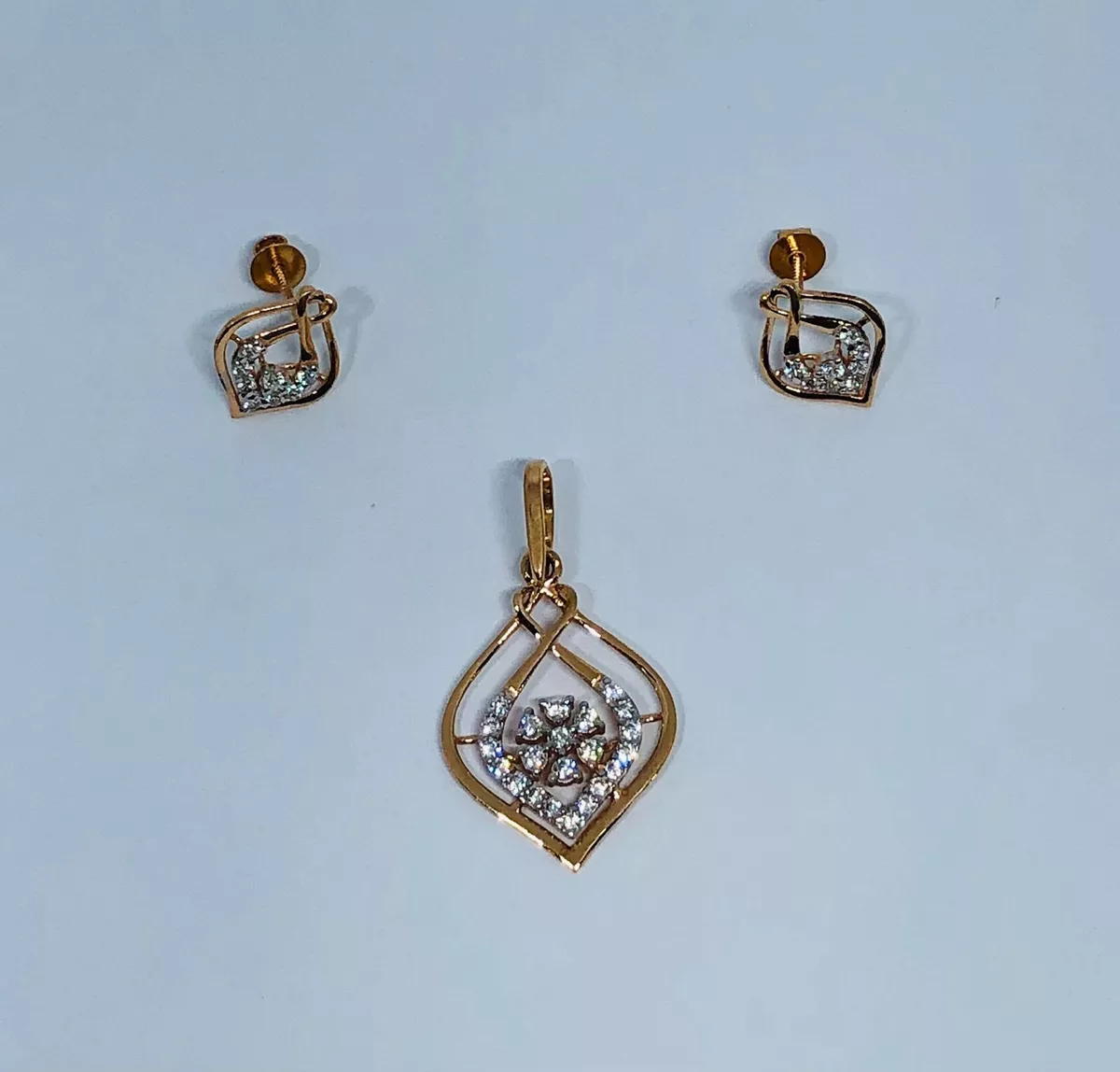 Diamond pendant deals set design