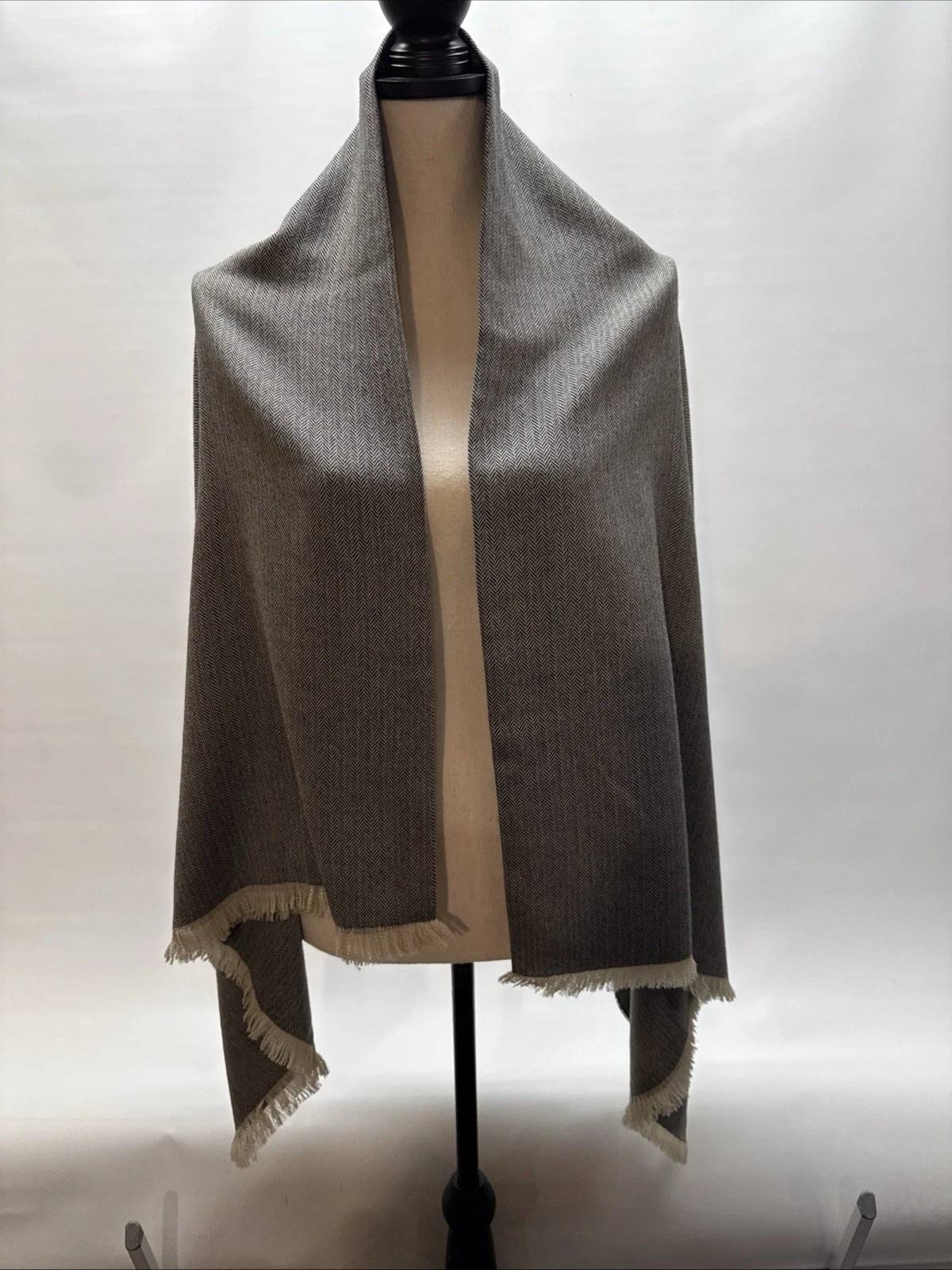 The Sky Co. Silk Cashmere Large Scarf Wrap Throw Gray Herringbone 58"x57" Japan