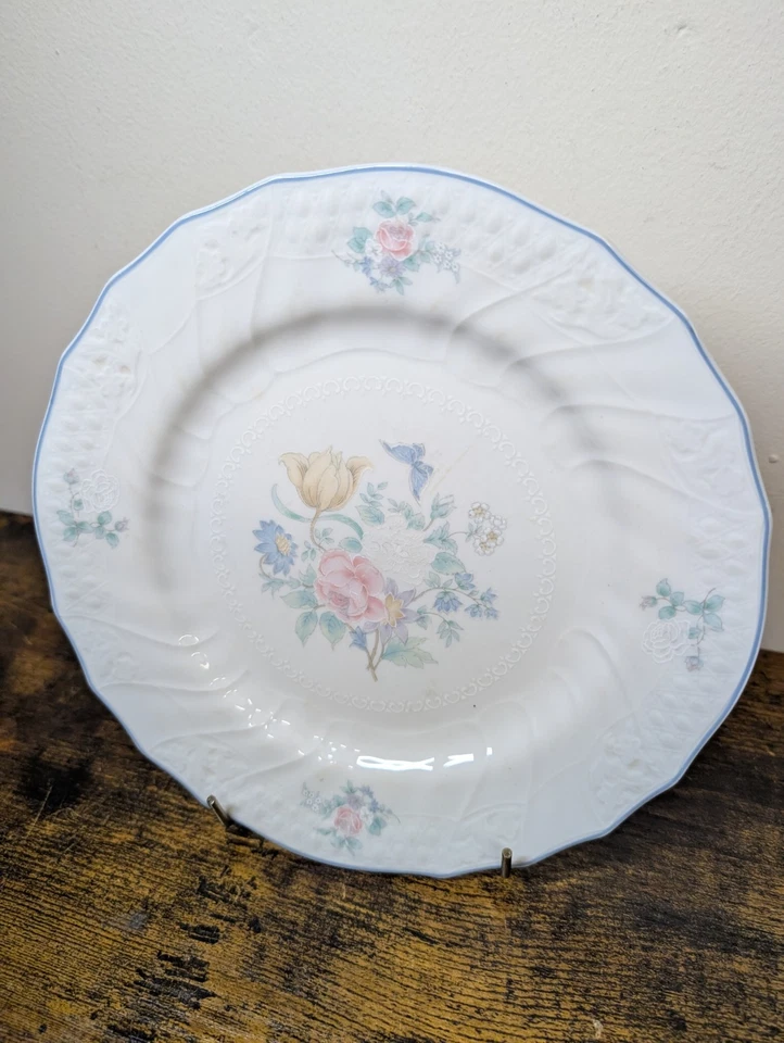 Royal Doulton Valencia The Moselle Collection  8.5" Salad Plate A5 - Image 3 of 4