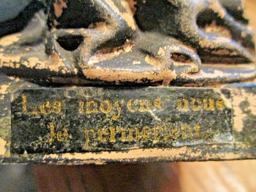 China victoriana británica o francesa fósforo o palillo de dientes soporte anciana con cestas - Imagen 7 de 8