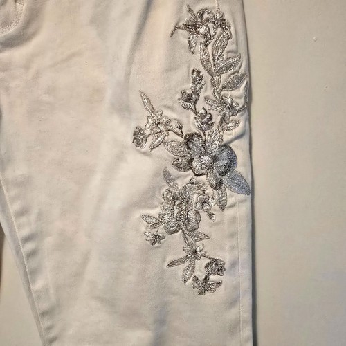WHBM White and Silver Embroidered Skinny Cropped Jeans size 4 NWT - Picture 2 of 6