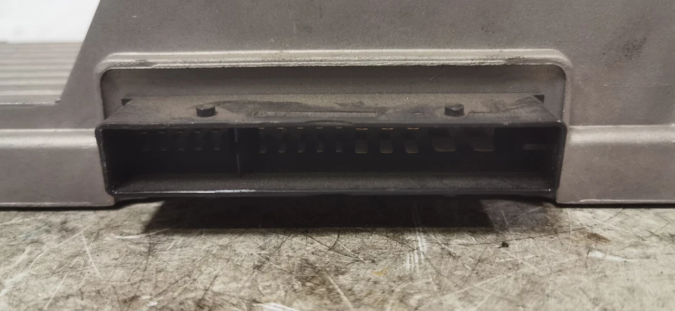 2013 Audi A4 Control Module Unit 8R1035223A - Image 4 of 4